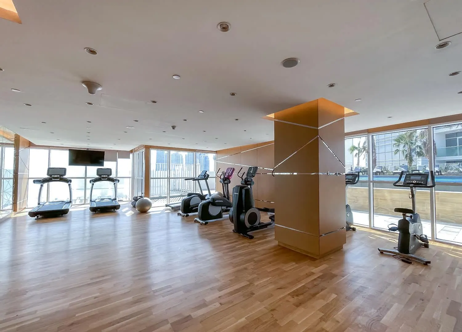 Apartment Beautifully Furnished Studio With Skyline Views Dubai