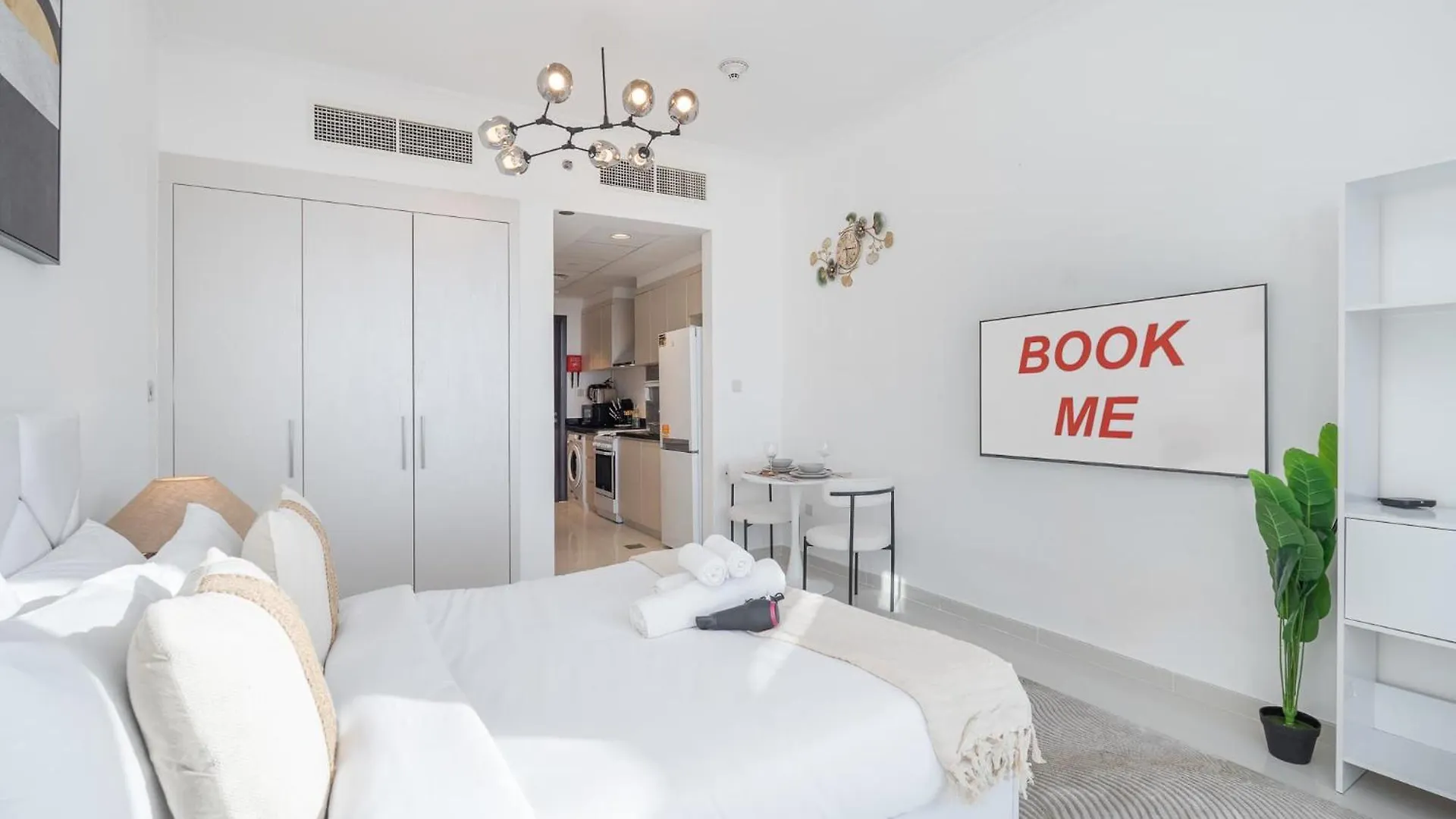 Beautifully Furnished Studio With Skyline Views Dubai Apartment
