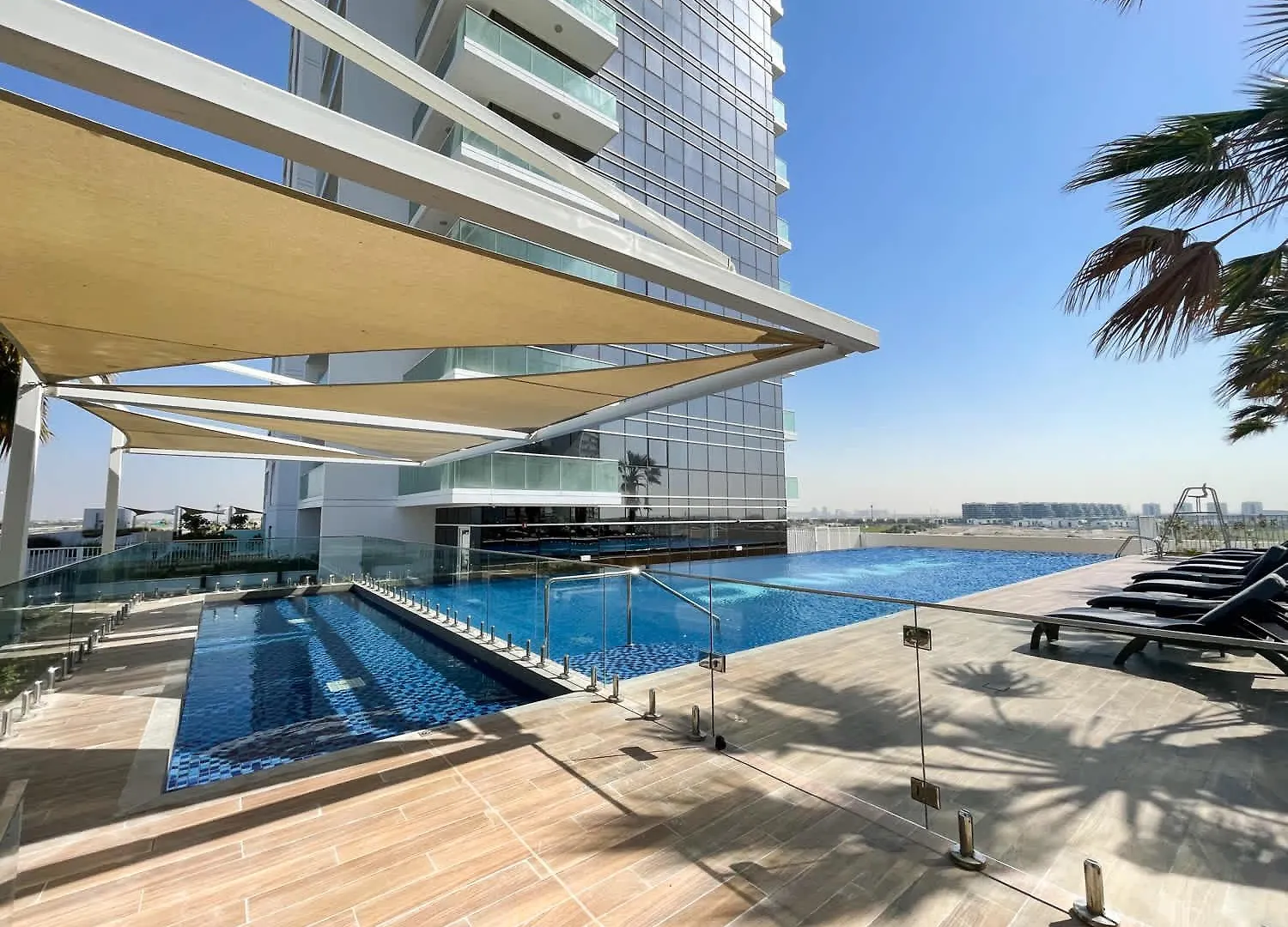 Beautifully Furnished Studio With Skyline Views Dubai 0*,