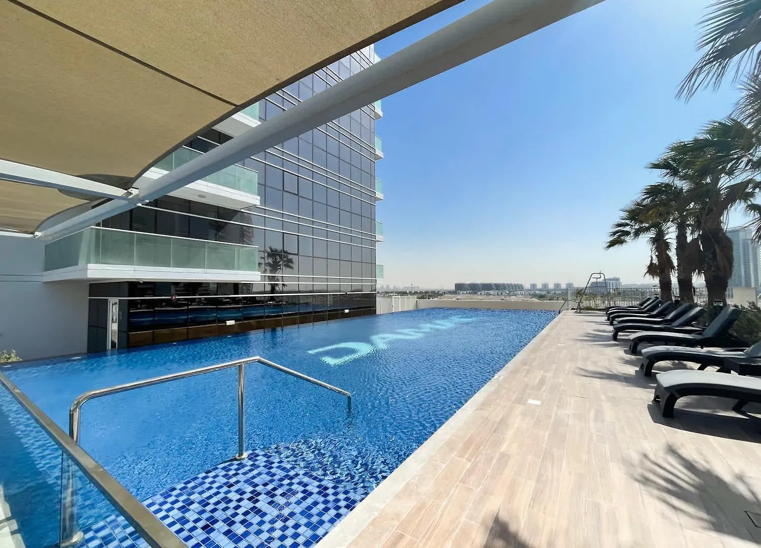 Beautifully Furnished Studio With Skyline Views Dubai Apartment